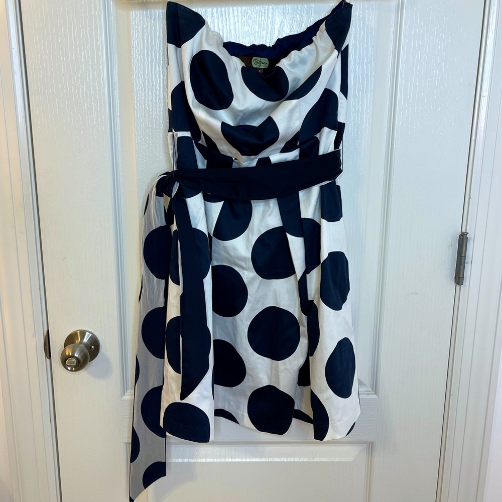 Navy polka dot dress!